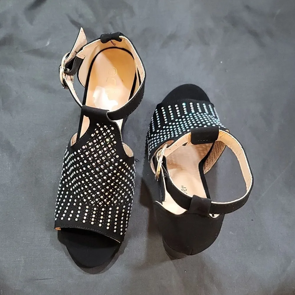 BRAND NEW FOREVER T-STRAP SHINY STUDDED EMBELLISHMENTS OPEN TOE BOOTIE